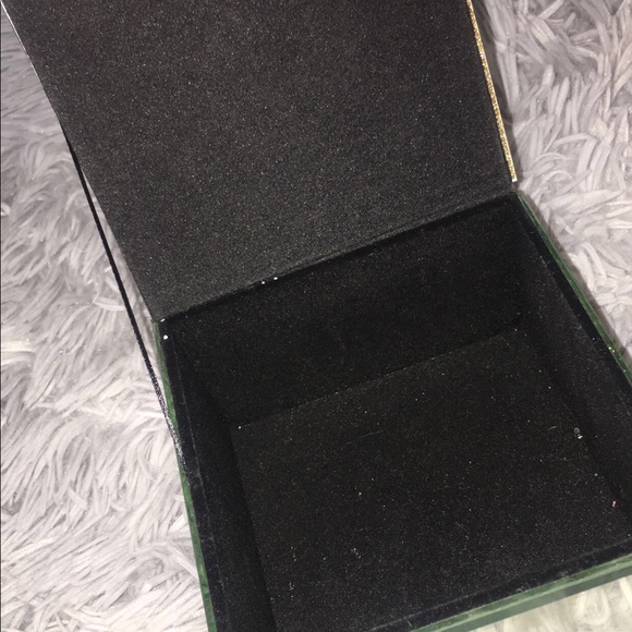 Jewelry box - Picture 2 of 2